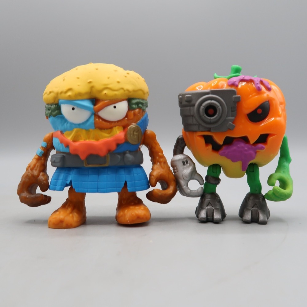 The Grossery Gang Time Wars Powered Up Space Jump Pumpkin & Jock Figure lot